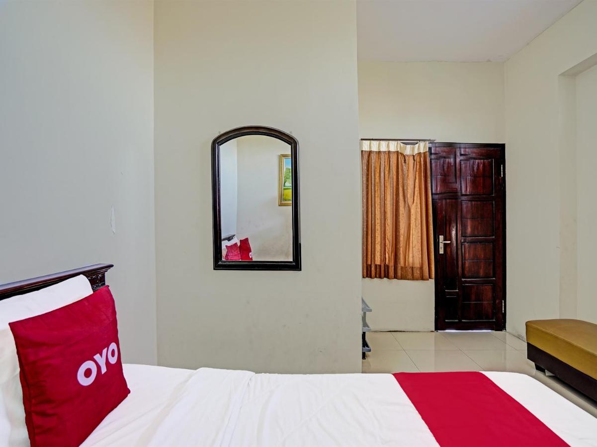 Oyo 91587 Griya Buah De5 Syariah Hotel Sidoarjo Exterior photo