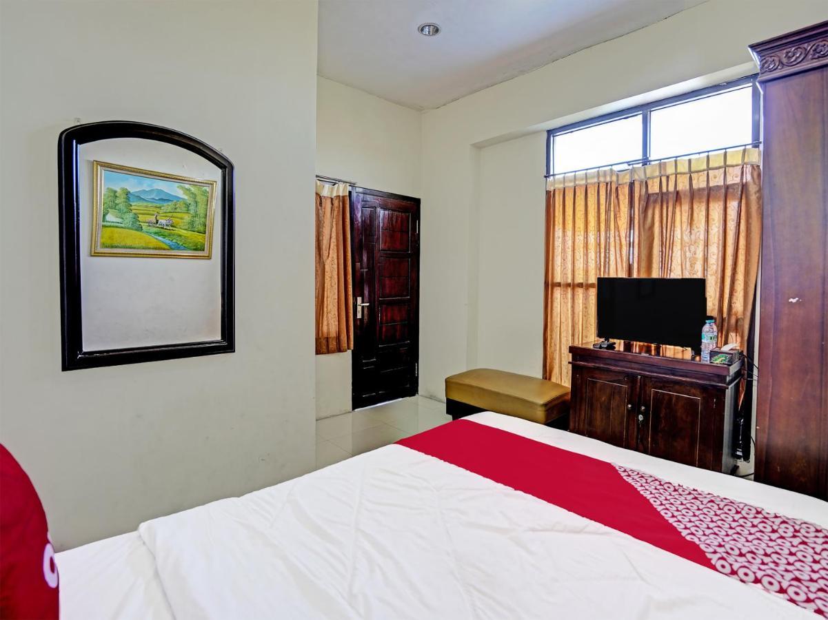 Oyo 91587 Griya Buah De5 Syariah Hotel Sidoarjo Exterior photo