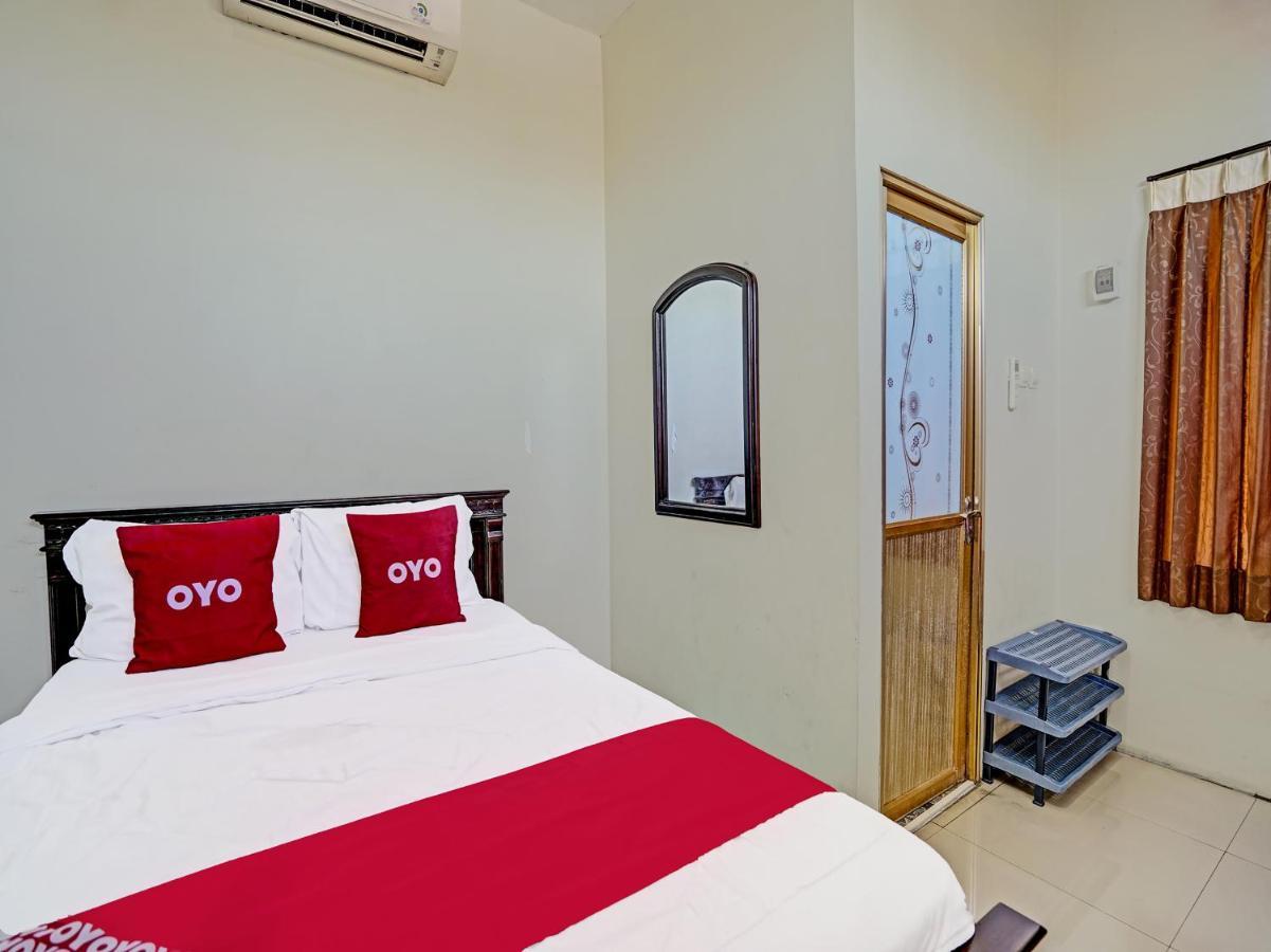 Oyo 91587 Griya Buah De5 Syariah Hotel Sidoarjo Exterior photo